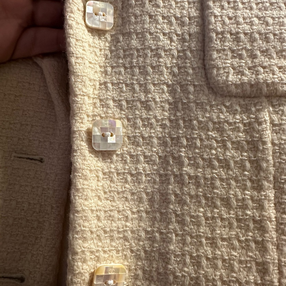 CHANEL Cream Tweed Jacket – Size FR 44 / US 12 – Wool & Cashmere - Picture 2 of 4